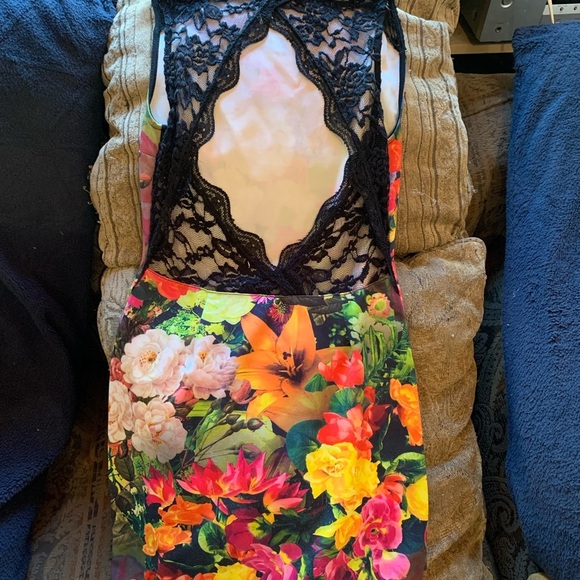 Form fitting Colourful Dress Garden Girl - Picture 2 of 5